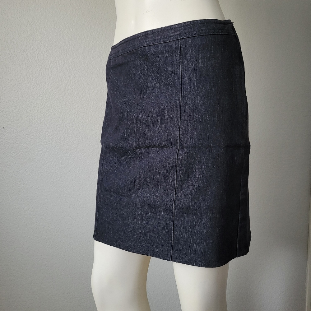LIKE NEW New York Clothing Co. Dark wash denim skirt.